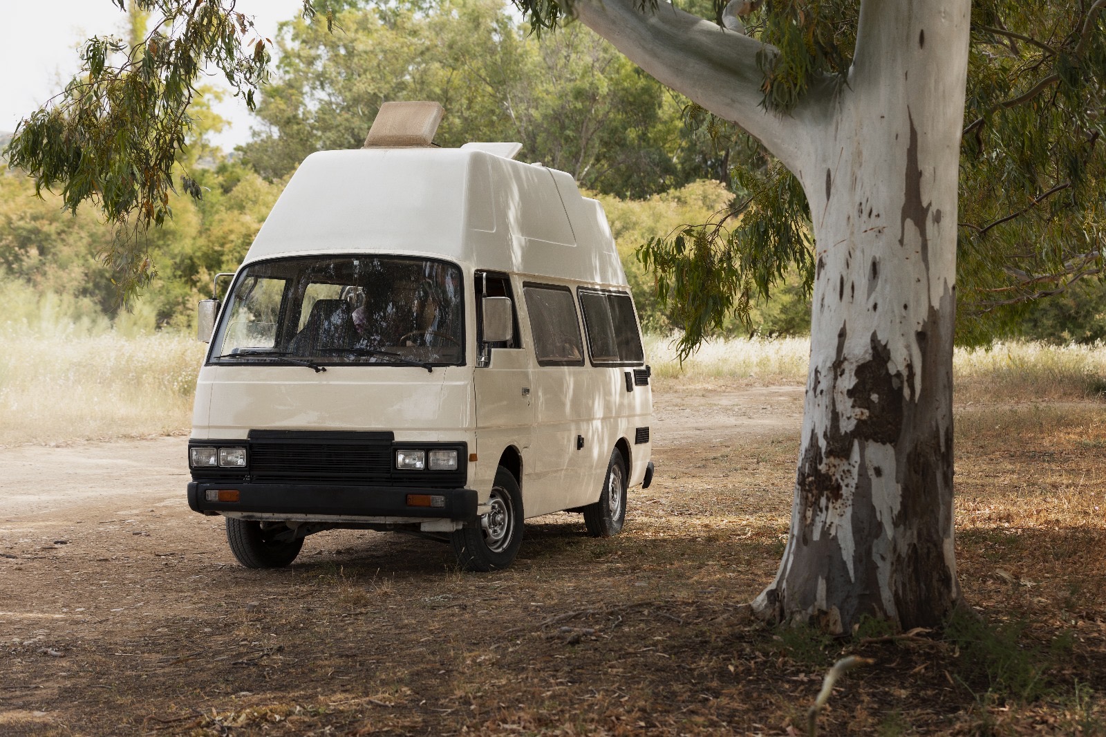 El mundo del caravaning tiene una historia tan rica como sorprendente. ¿Sabías que la primera autocaravana registrada fue construida en 1910? Conocida como el "Touring Landau", esta joya de la ingeniería fue desarrollada por Pierce-Arrow y debutó en el prestigioso Salón del Automóvil de Madison Square Garden.