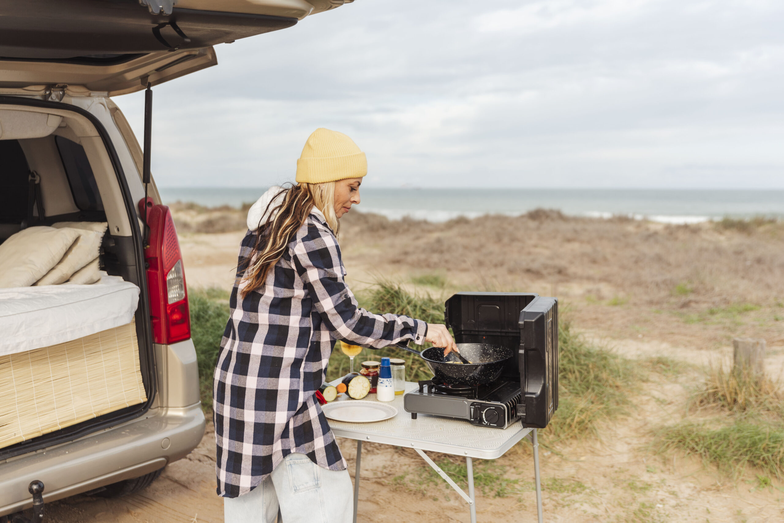 Explorar el mundo en una camper es una experiencia única que puede enriquecerse aún más con la ayuda de algunos gadgets innovadores.